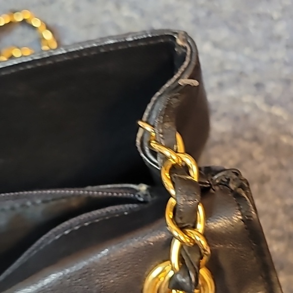 Chanel Vintage  Black Shoulder Bag with Gold Chain - Picture 9 of 12